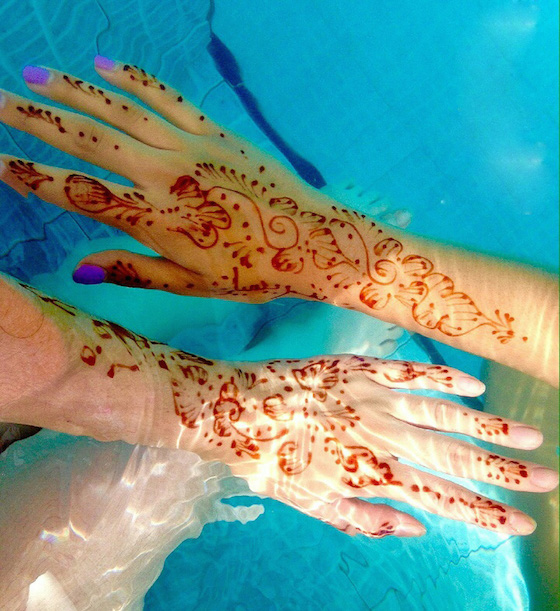 美しいヘナタトゥーのデザイン