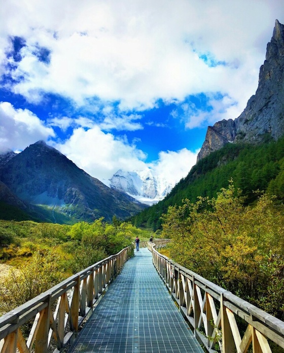 稲城亜丁の雪山