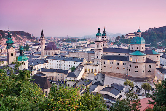 絵本のような美しいハルシュタットの街並み